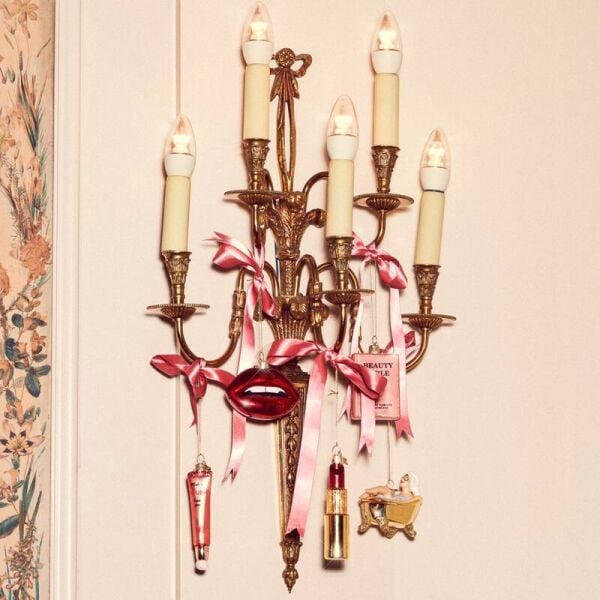 Banyoda Köpük Keyfi Altın Kadın Yılbaşı Süsü