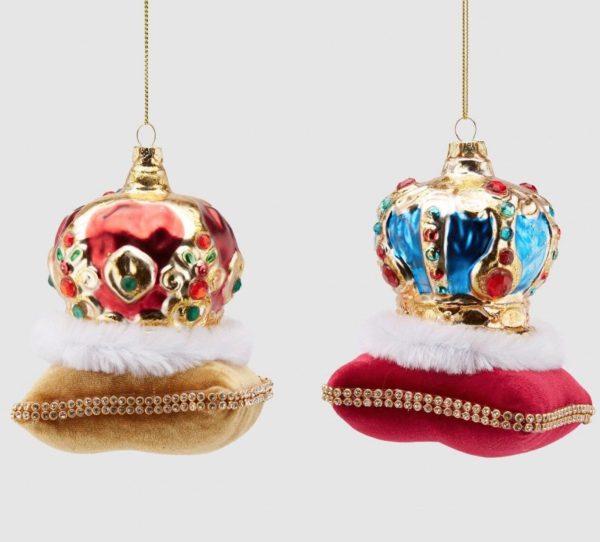 KIRMIZI MİNDERLİ MAVİ TAÇ YILBAŞI SÜSÜ