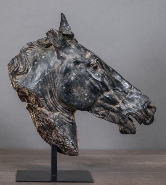 Selene At Başı Heykel – Siyah Mermer Görünümlü Antik Yunan Replika