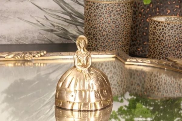 Barok Lady Pirinç Masa Çanı