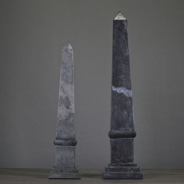Gri-Siyah Mermer Obelisk / Dikilitaş - Büyük
