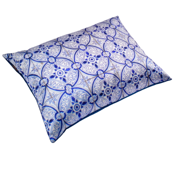 Bleu Blanc Desenli İpek Yastık