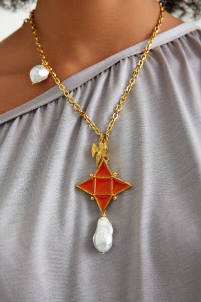 BAROQUE RED STAR KOLYE, İNCİLİ