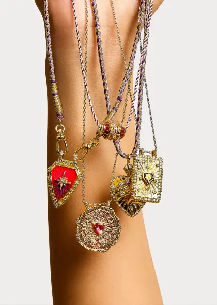 BURGUNDY TALISMAN SWAROVSKI KOLYE