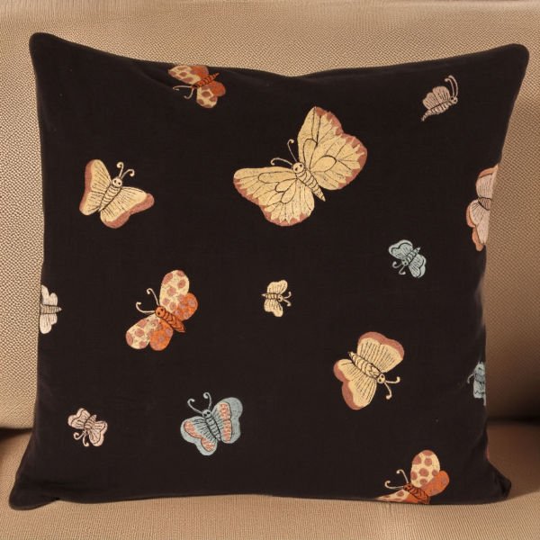 KELEBEK MOTİFLİ SİYAH KADİFE KARE YASTIK KILIFI