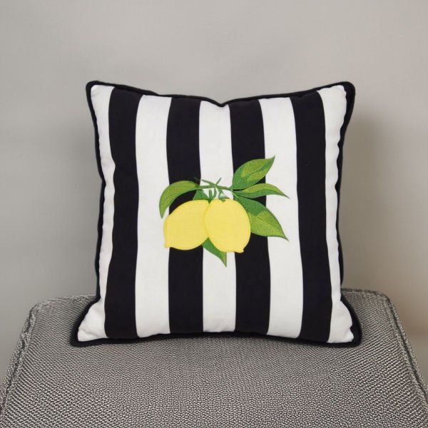 Siyah Beyaz Çizgili Limonlu Yastık
