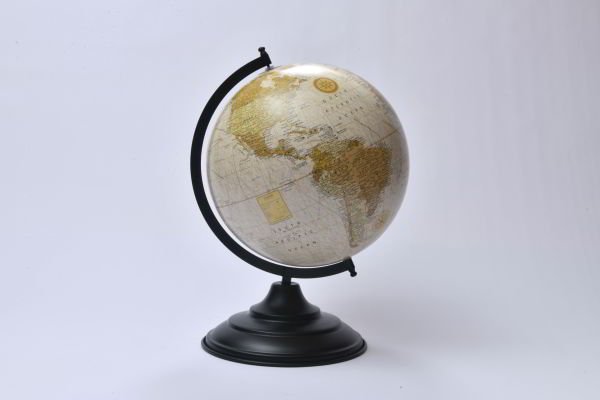 DEKORATİF DÜNYA KÜRE 30 CM KREM